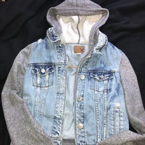 american eagle jean/sweatshirt jacket
